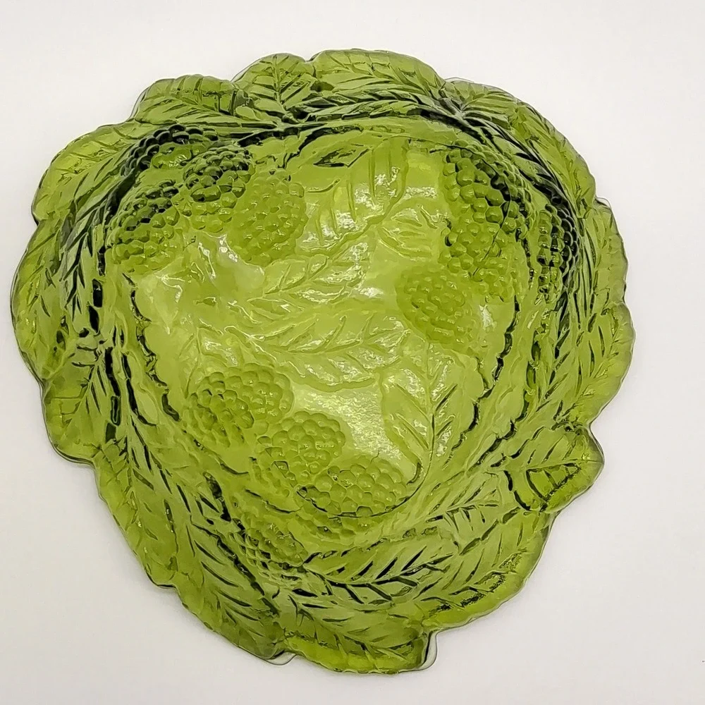Vintage Indiana Glass Bowl Leaf Loganberry Green Triangular 7